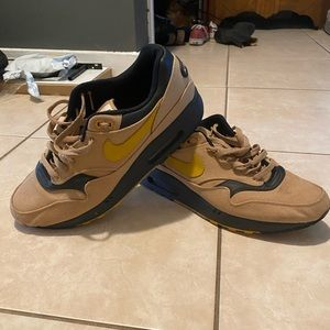 Nike Air Max // Mens 12